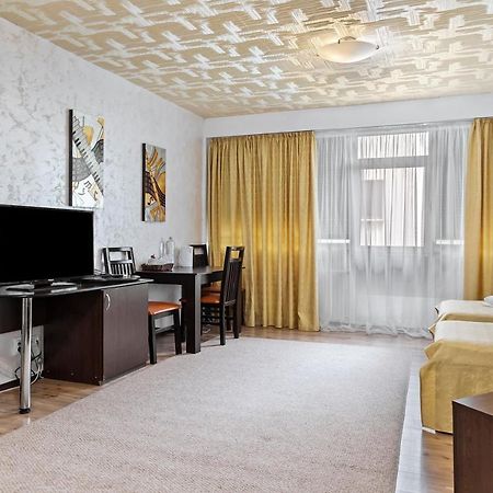 Hotel Charter オトペニ エクステリア 写真