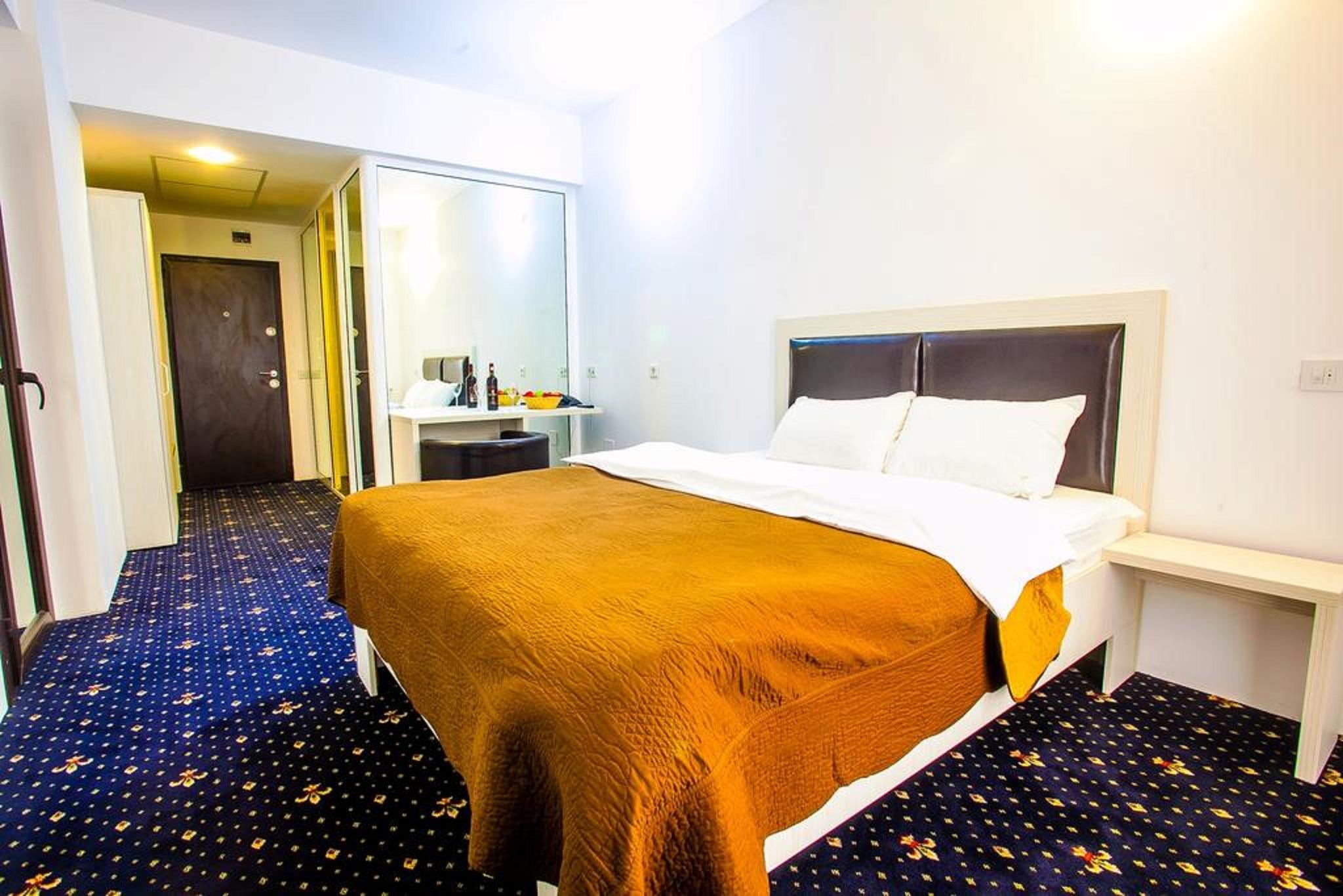 Hotel Charter オトペニ エクステリア 写真