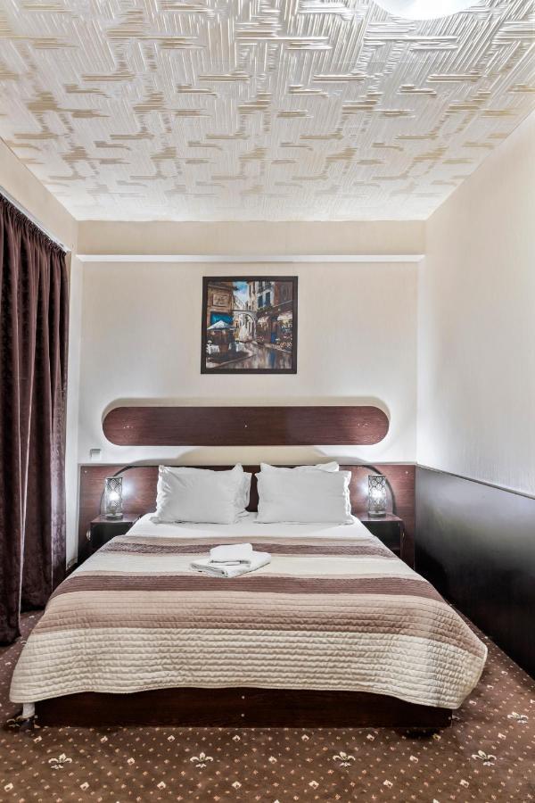 Hotel Charter オトペニ エクステリア 写真