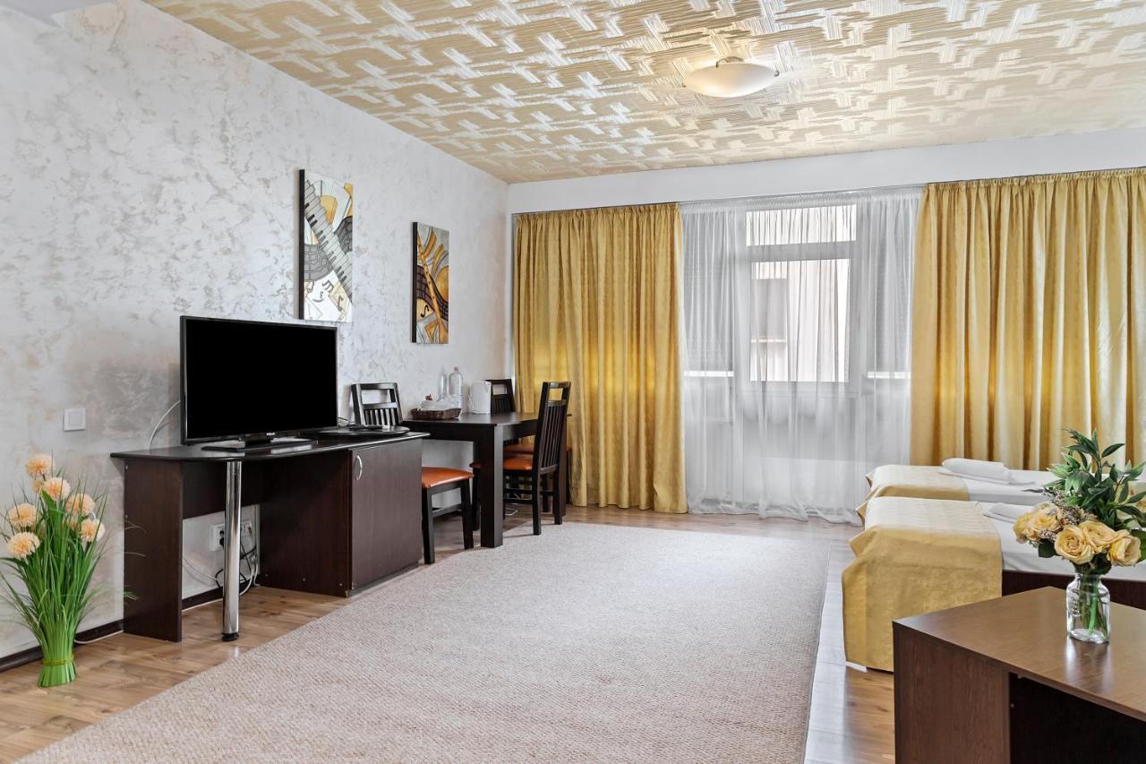 Hotel Charter オトペニ エクステリア 写真