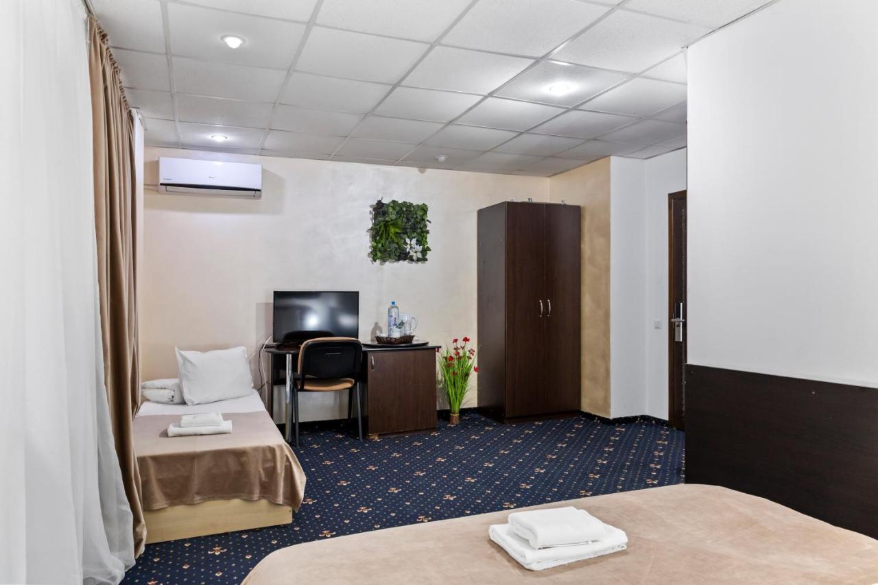 Hotel Charter オトペニ エクステリア 写真