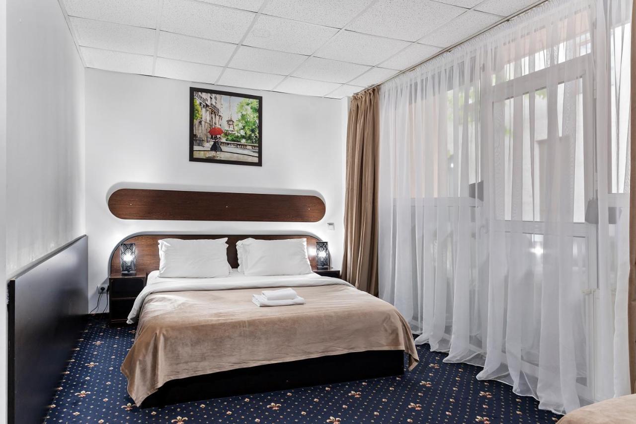 Hotel Charter オトペニ エクステリア 写真