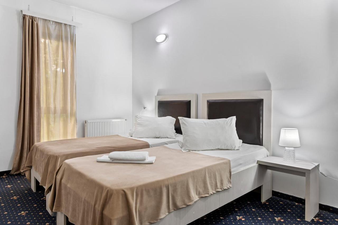 Hotel Charter オトペニ エクステリア 写真