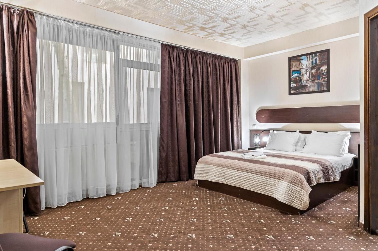 Hotel Charter オトペニ エクステリア 写真