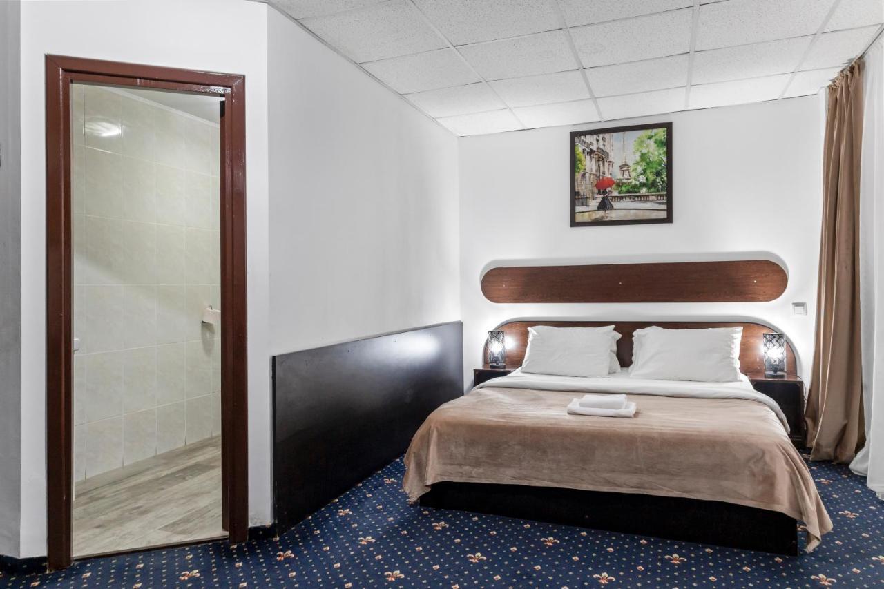 Hotel Charter オトペニ エクステリア 写真