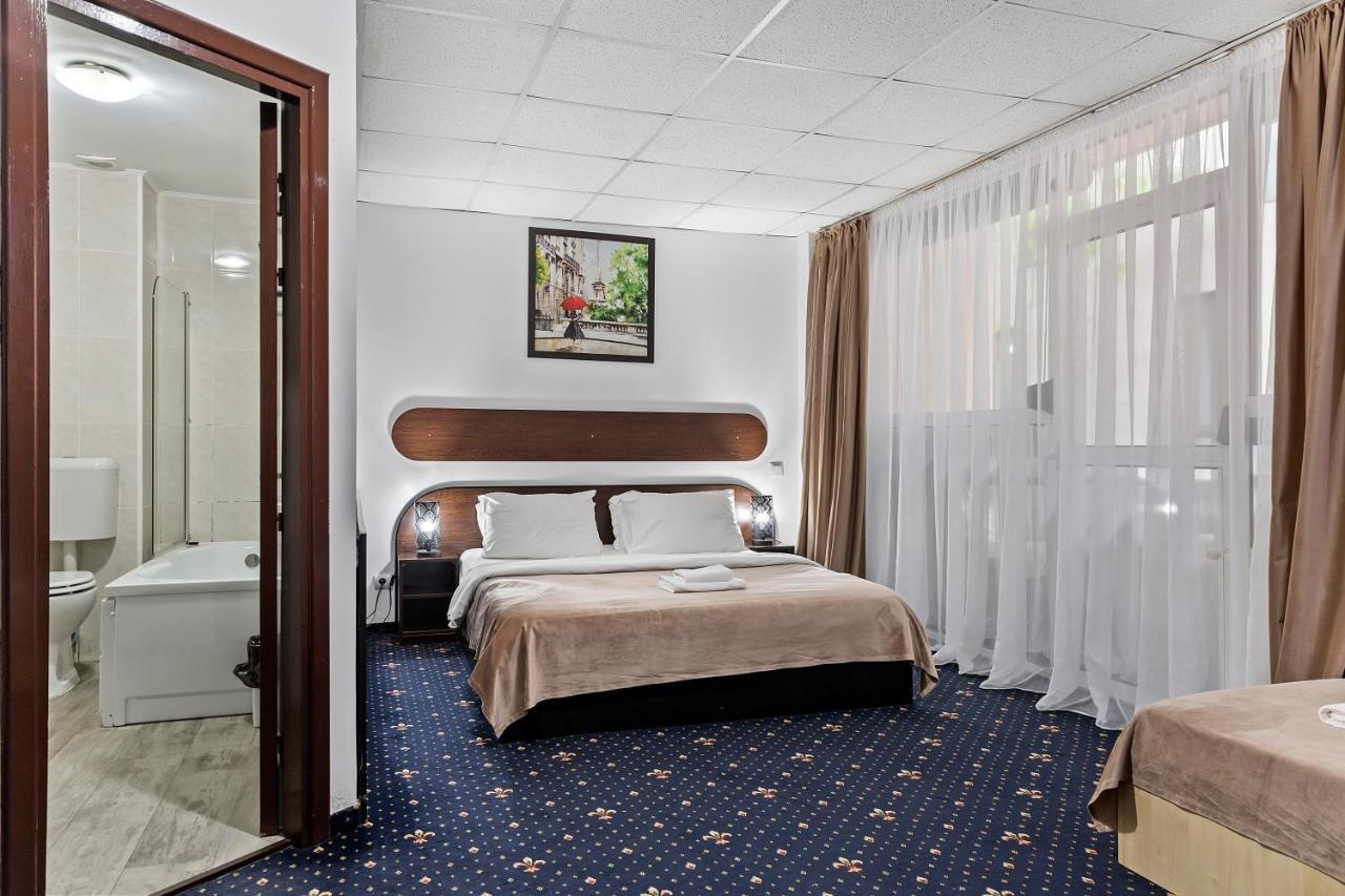 Hotel Charter オトペニ エクステリア 写真