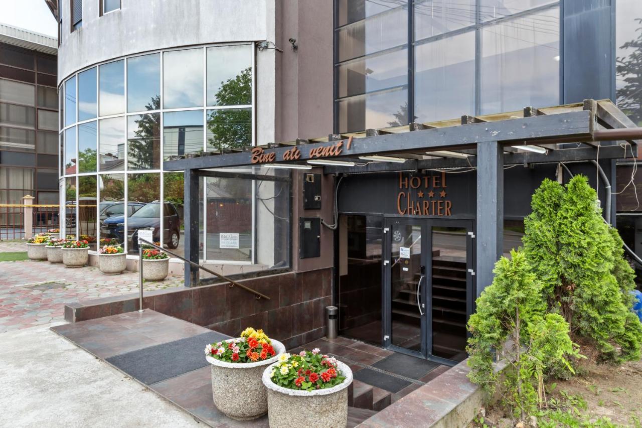 Hotel Charter オトペニ エクステリア 写真